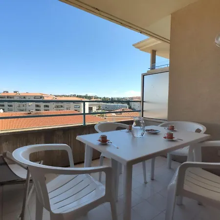 2 Pieces Avec Piscine, Terrasse Et A 400m De La Plage A - Fr-1-252-164 *