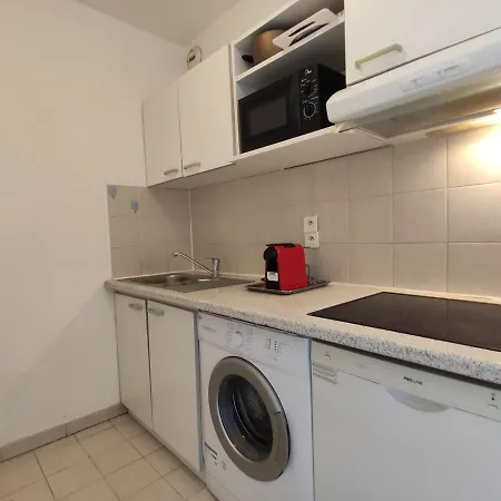 Appartement Juan Les Pins, 2 Pièces, 4 Personnes - Fr-1-252-164 Antibes