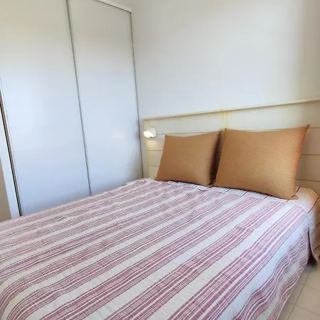 Juan Les Pins, 2 Pièces, 4 Personnes - Fr-1-252-164